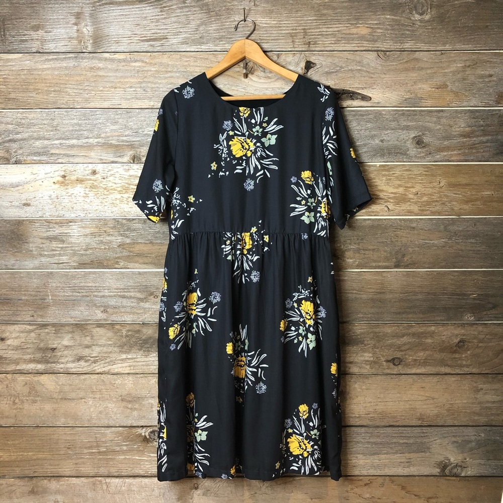 Piper & Scout Floral NWT Swing Dress size medium